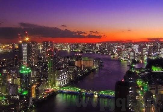 日本伦理地铁上的电影-探索日本伦理与地铁文化的交集，地铁上的电影现象